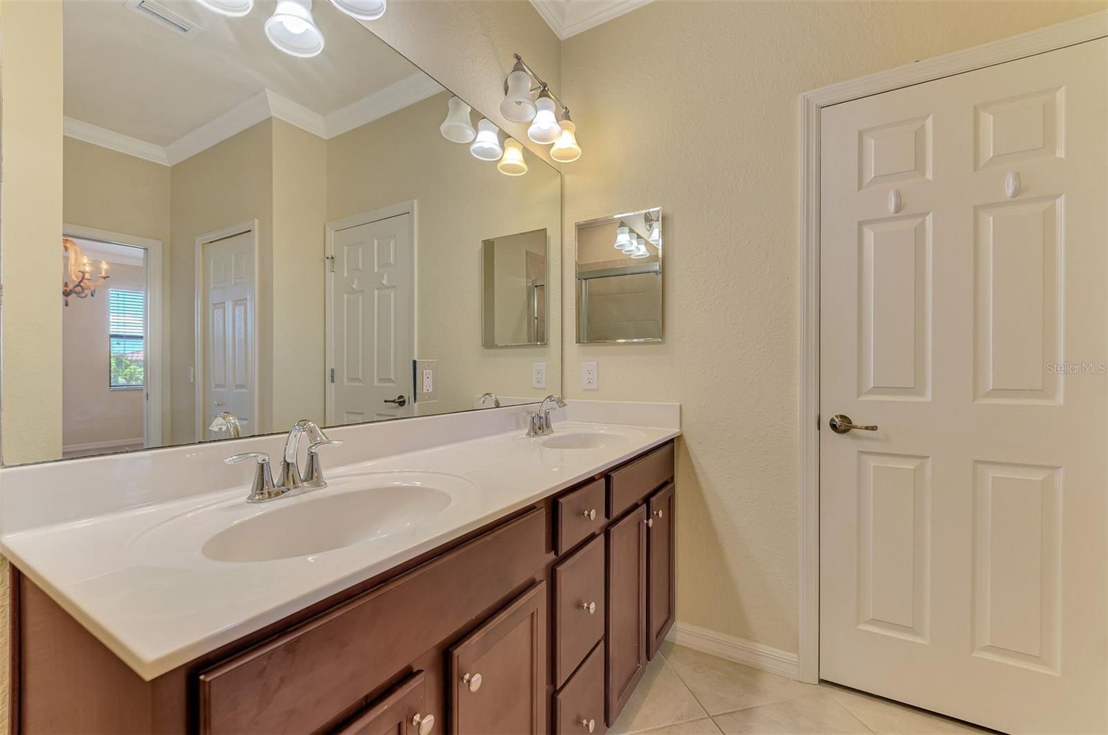 GRAN PARADISO, TWNHMS 1A - Residential Lease