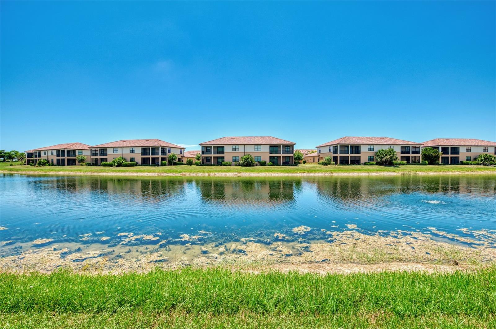 GRAN PARADISO, TWNHMS 1A - Residential Lease