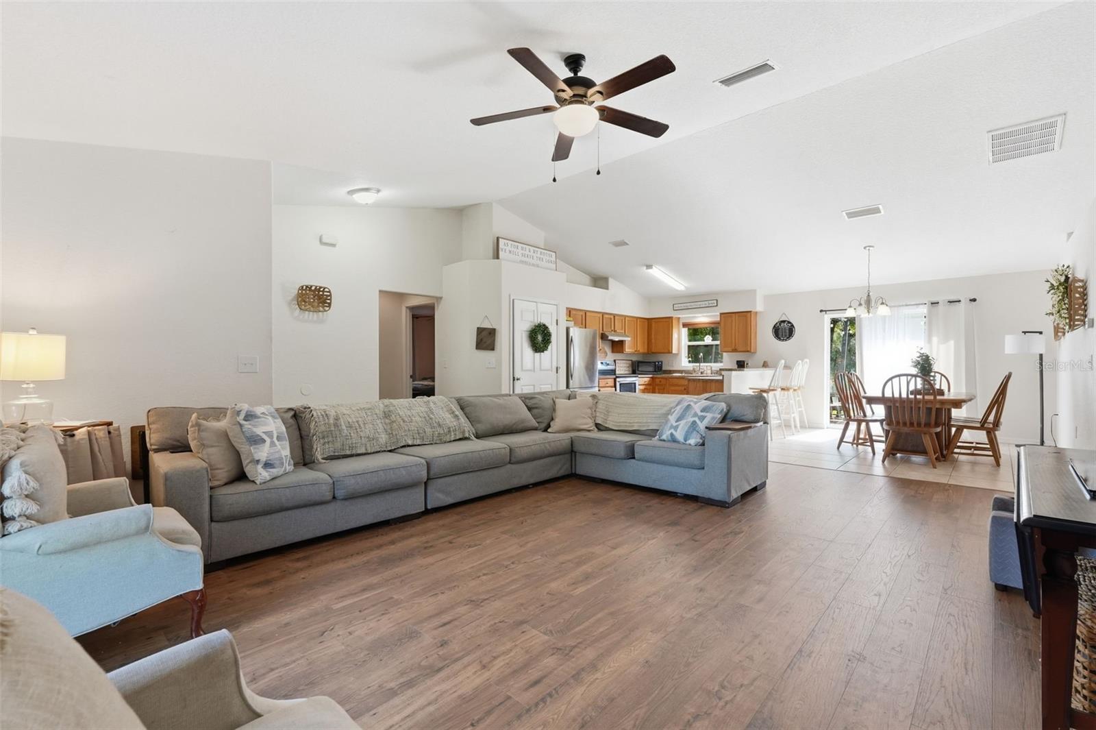 RIVER LAKES MANOR UNIT 01 - Residential