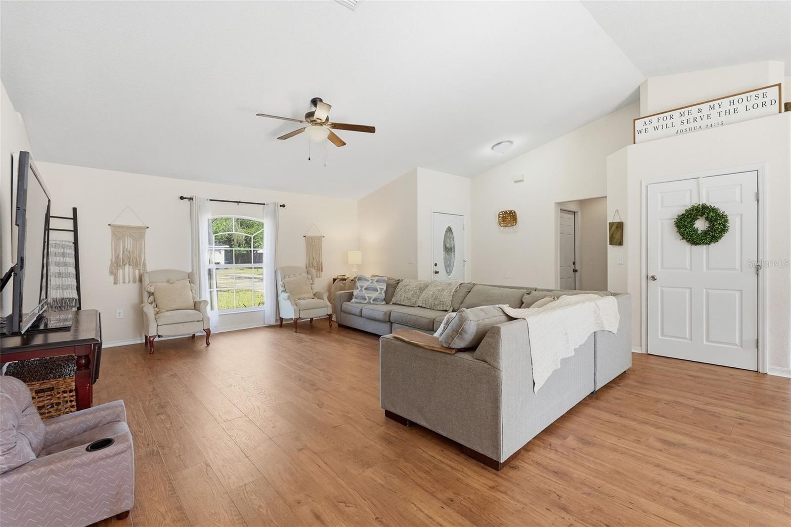 RIVER LAKES MANOR UNIT 01 - Residential