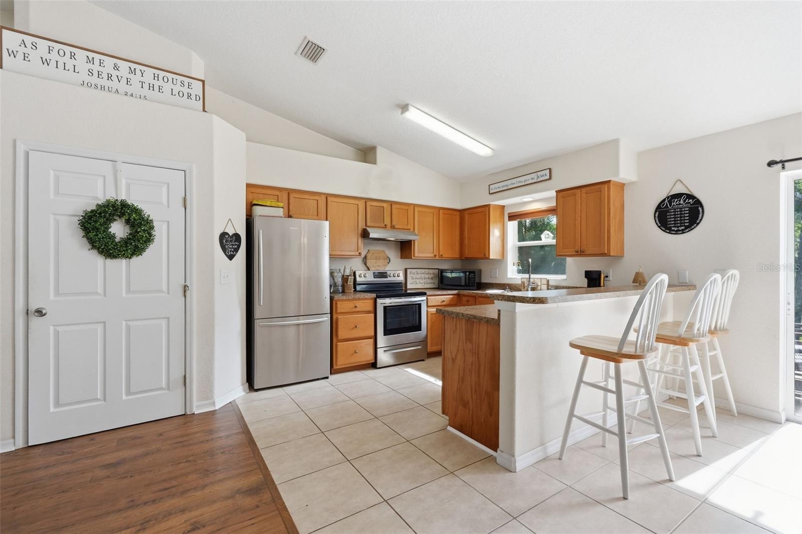 RIVER LAKES MANOR UNIT 01 - Residential