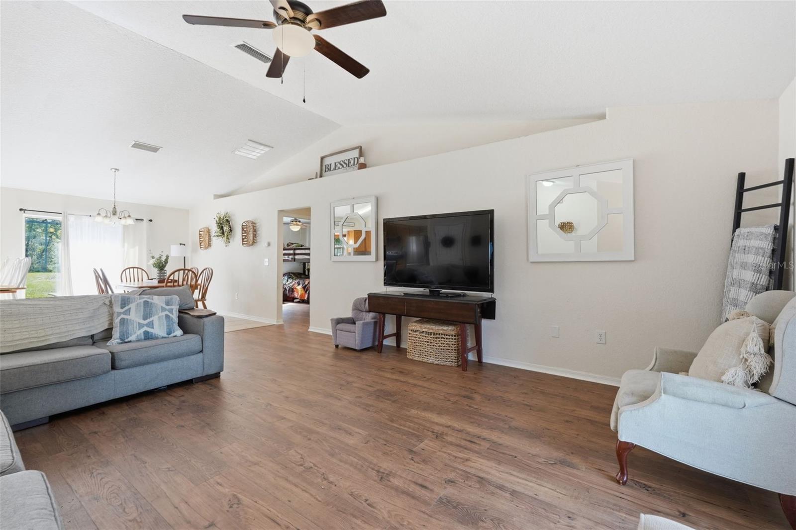 RIVER LAKES MANOR UNIT 01 - Residential