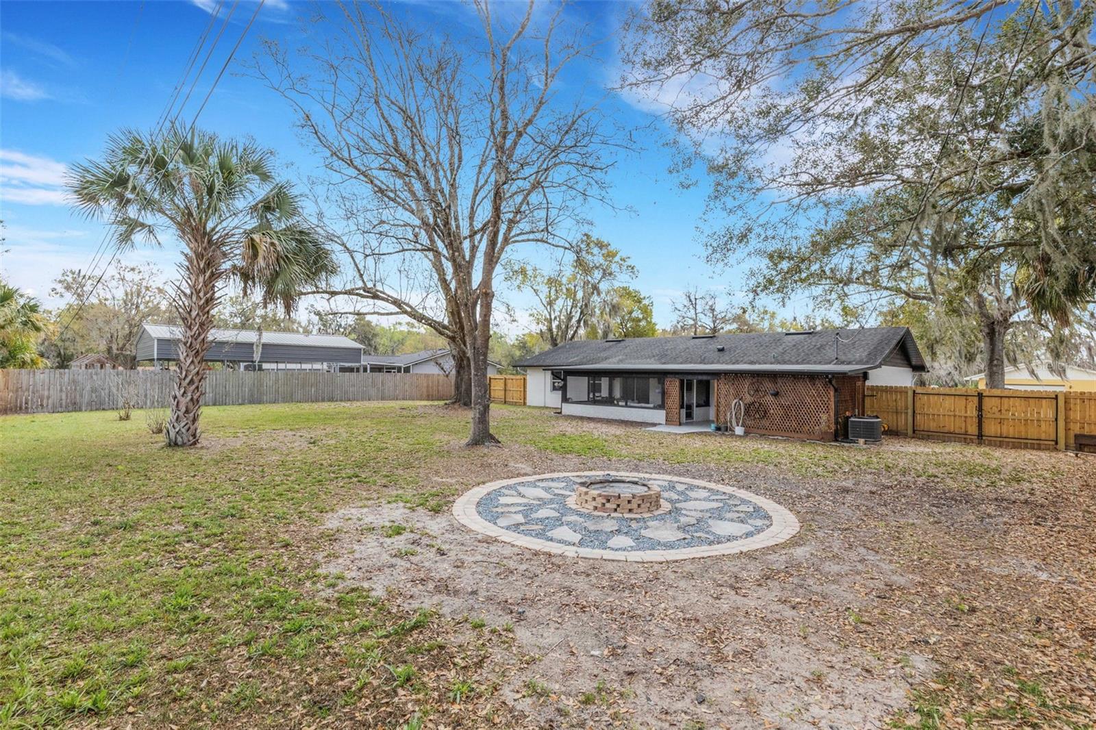 CREEK SIDE - Residential