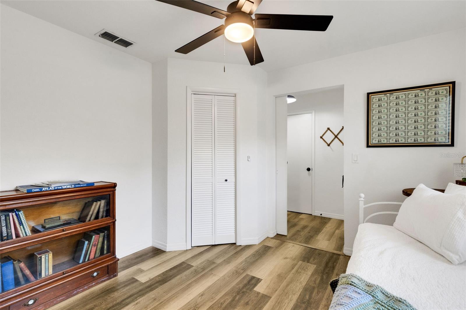 CREEK SIDE - Residential