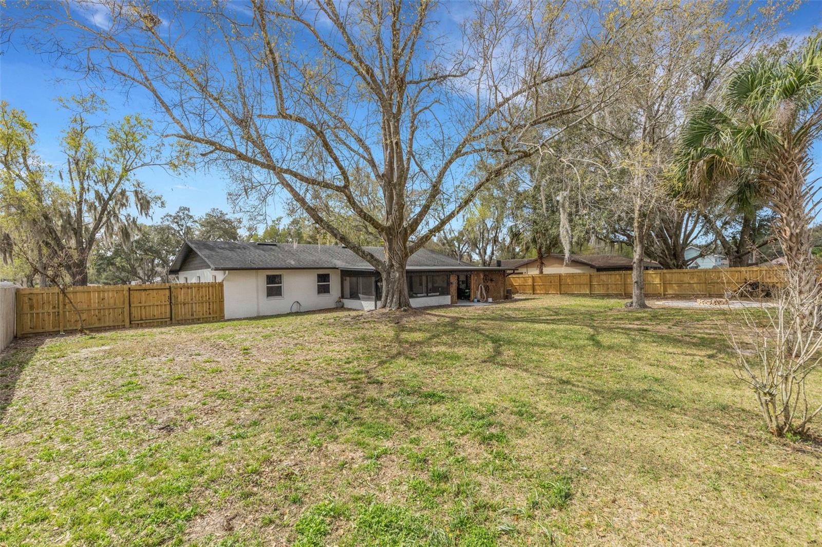 CREEK SIDE - Residential