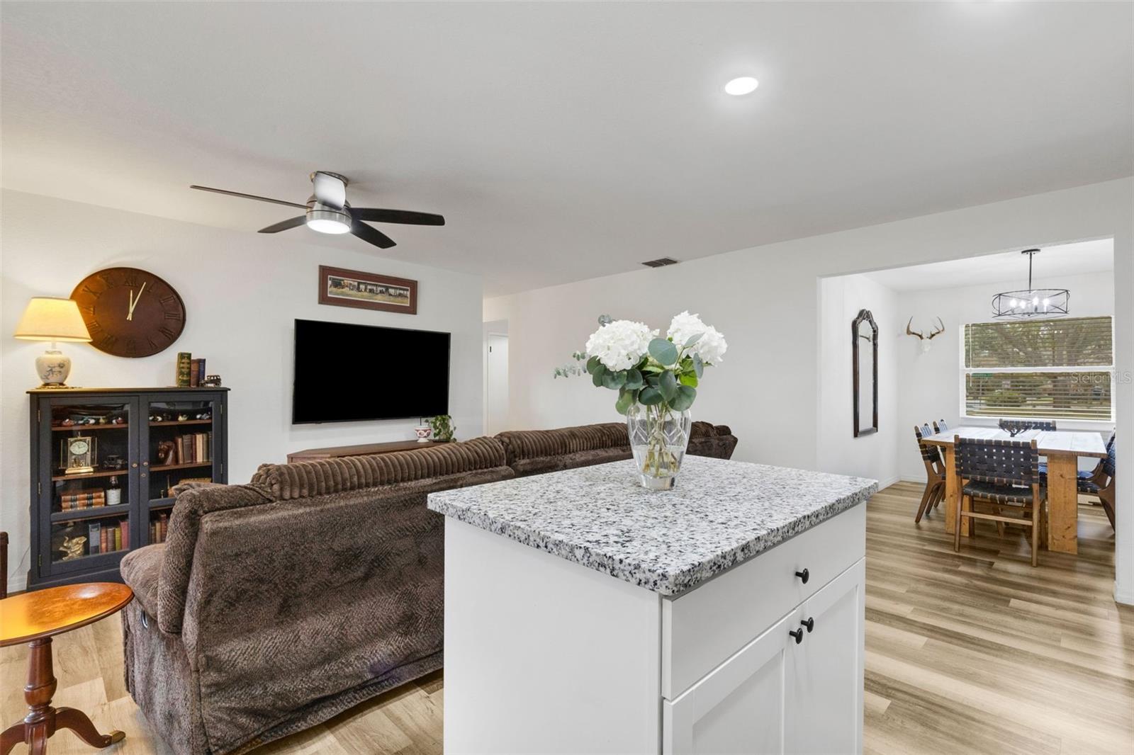 CREEK SIDE - Residential