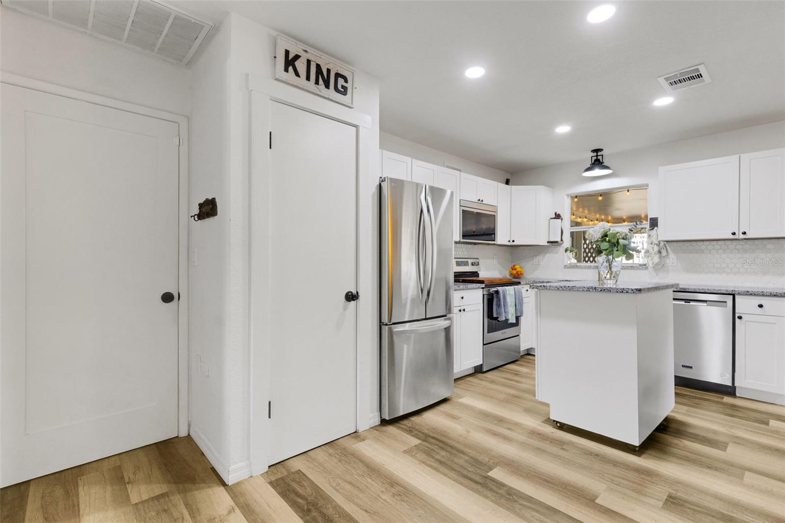 CREEK SIDE - Residential