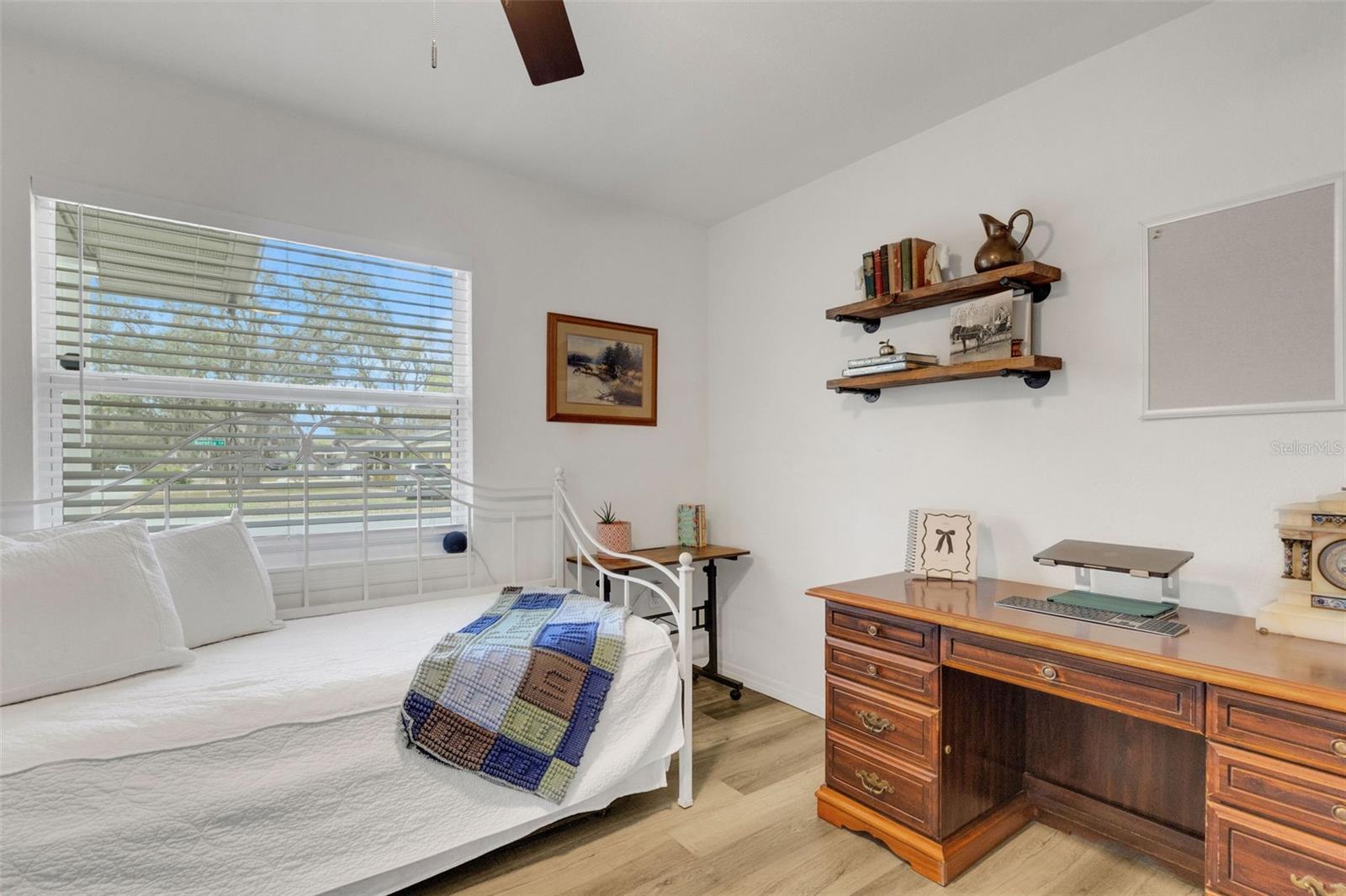 CREEK SIDE - Residential