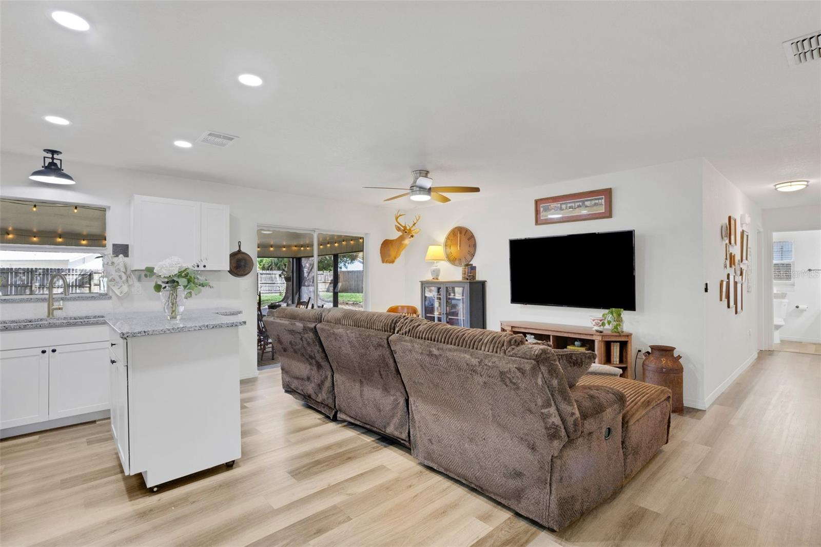 CREEK SIDE - Residential