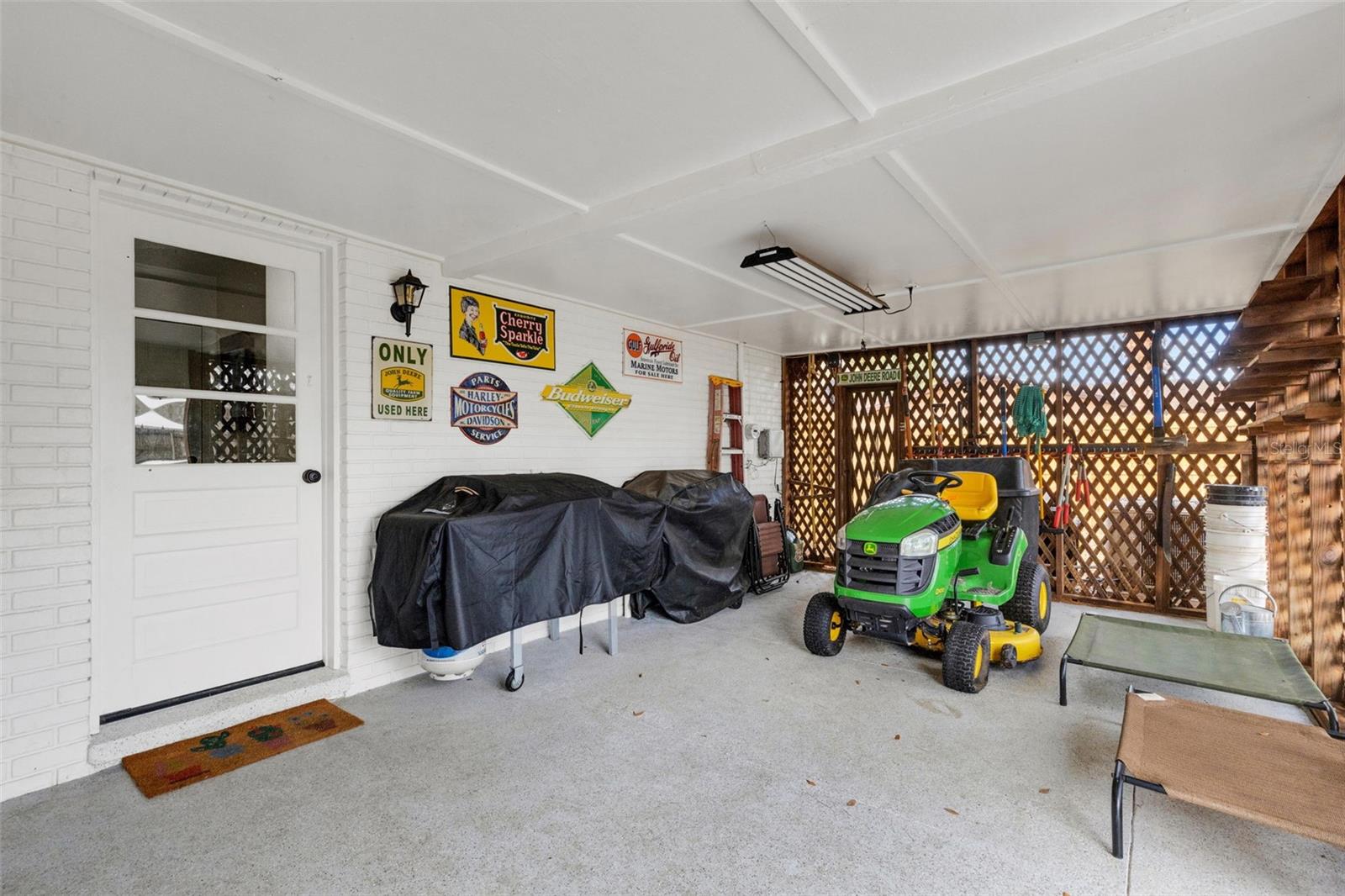 CREEK SIDE - Residential