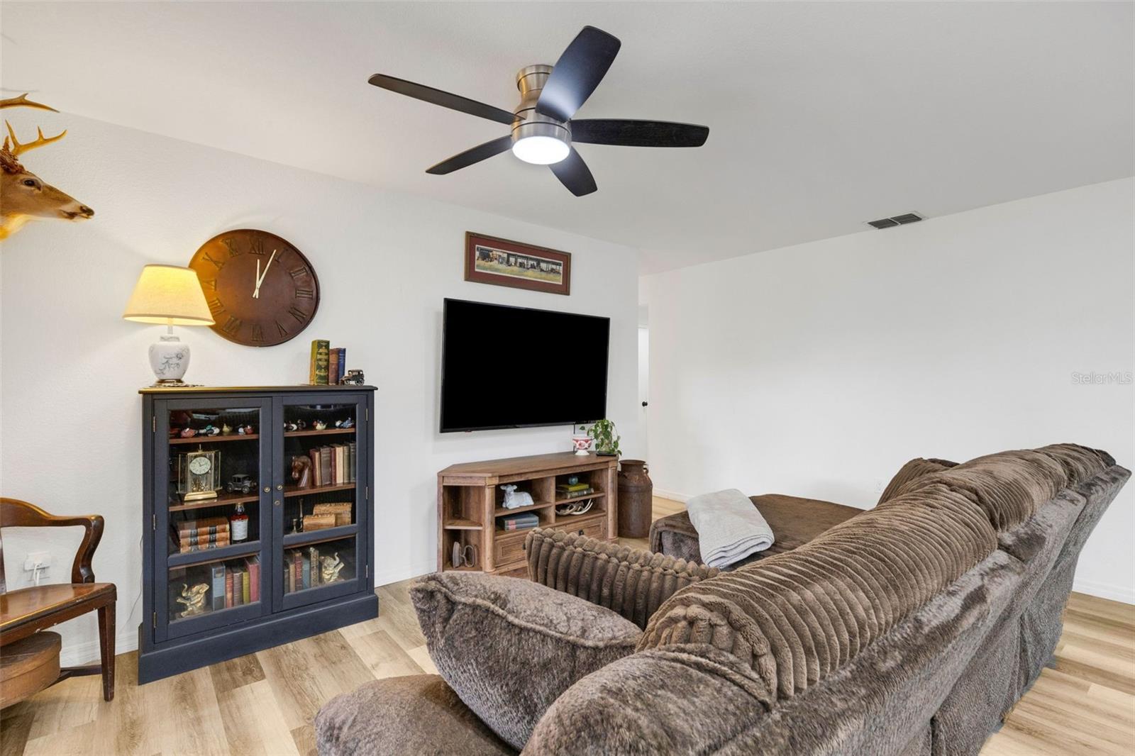 CREEK SIDE - Residential