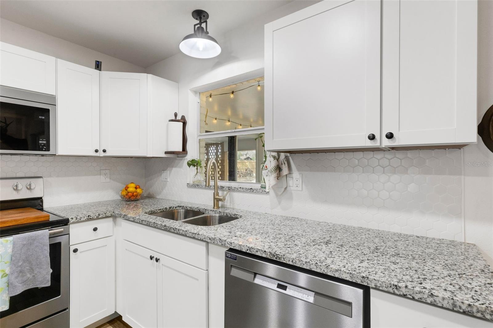 CREEK SIDE - Residential