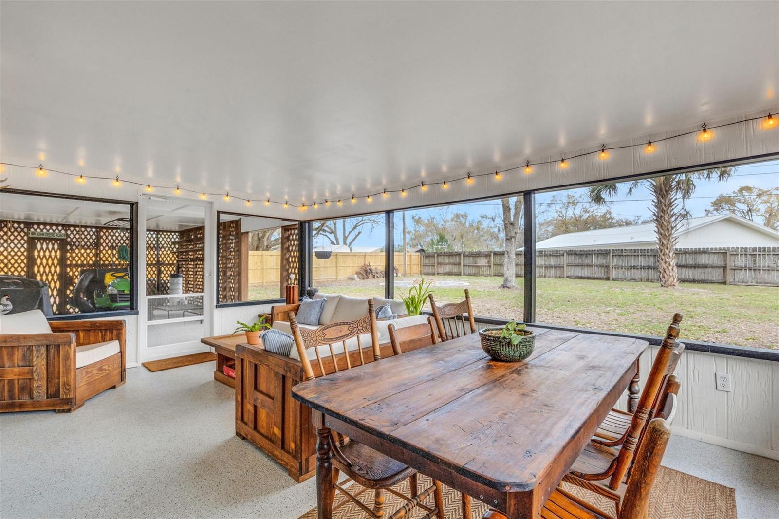 CREEK SIDE - Residential