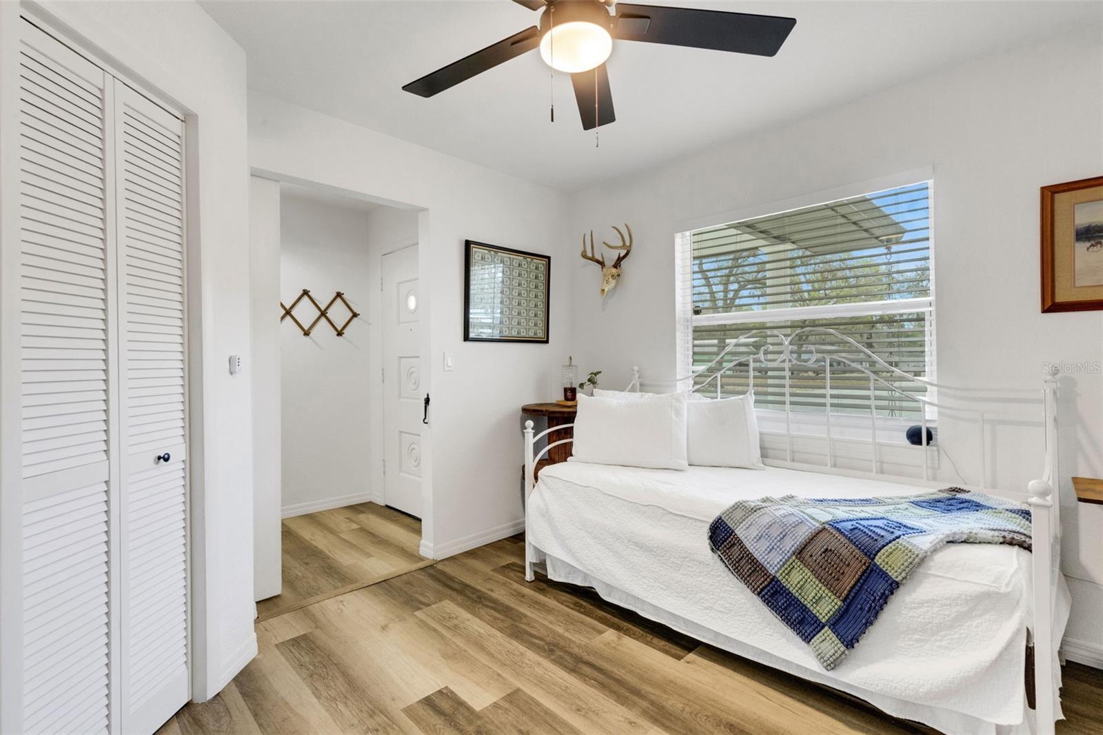 CREEK SIDE - Residential