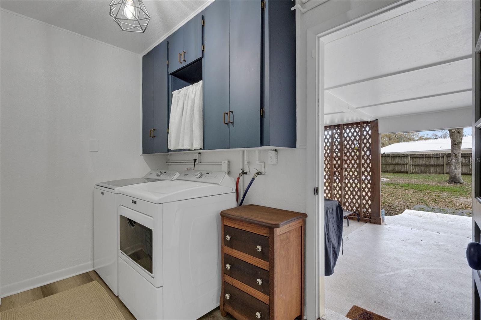 CREEK SIDE - Residential