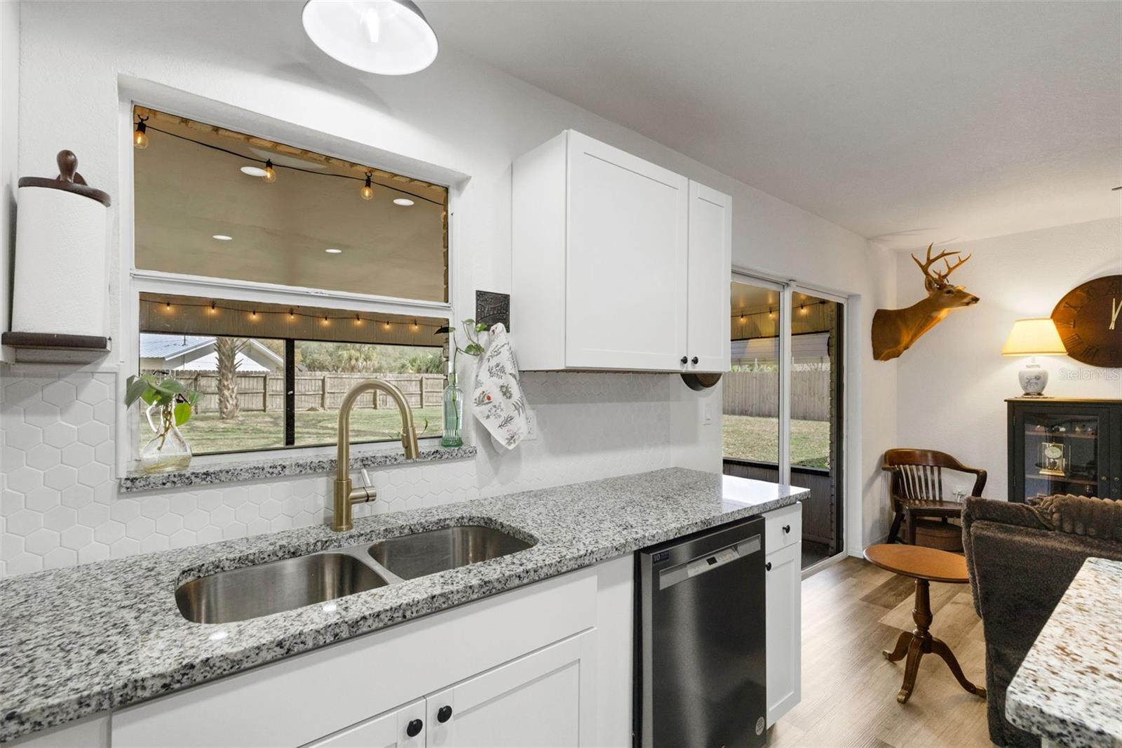 CREEK SIDE - Residential