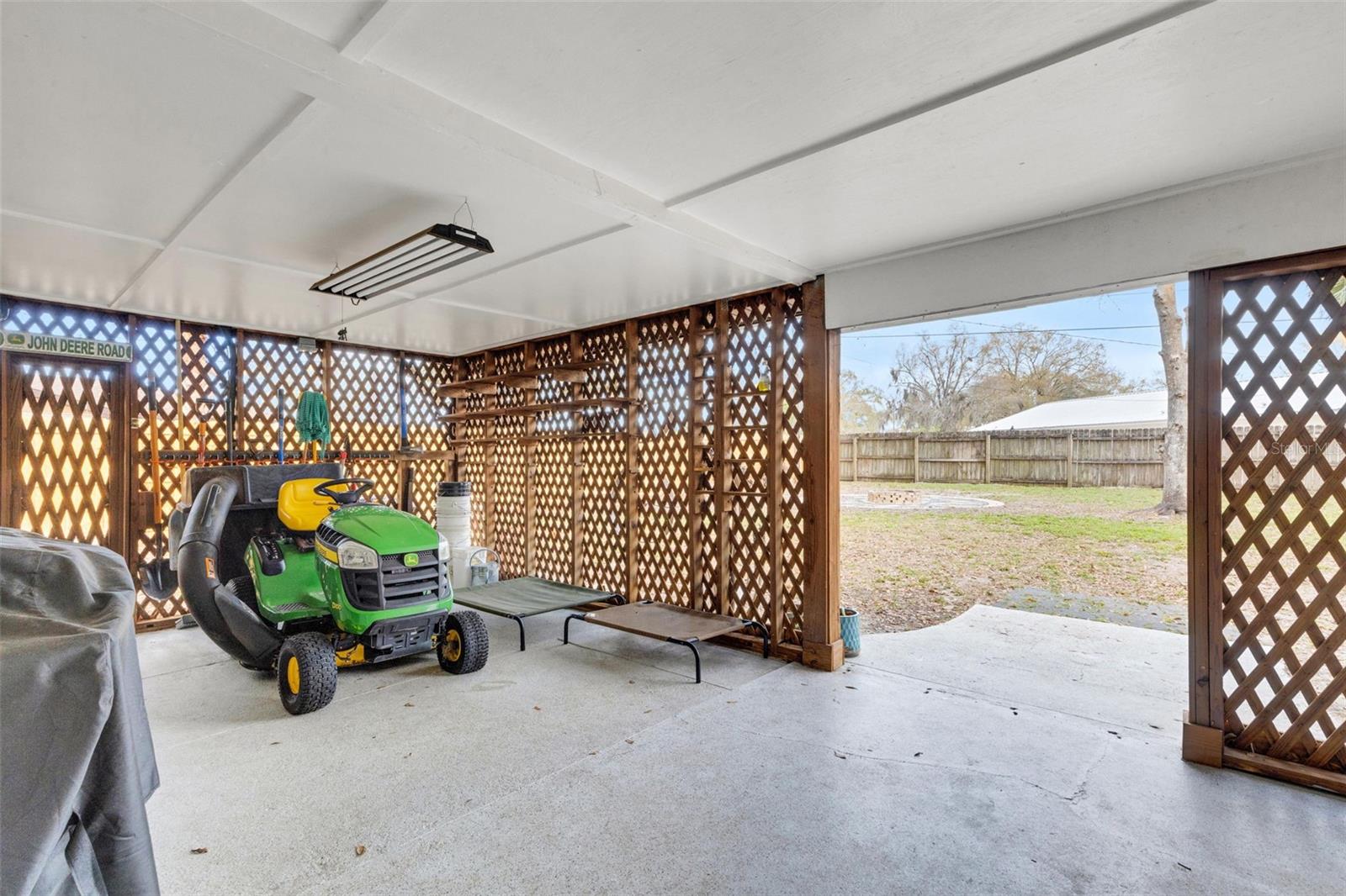 CREEK SIDE - Residential