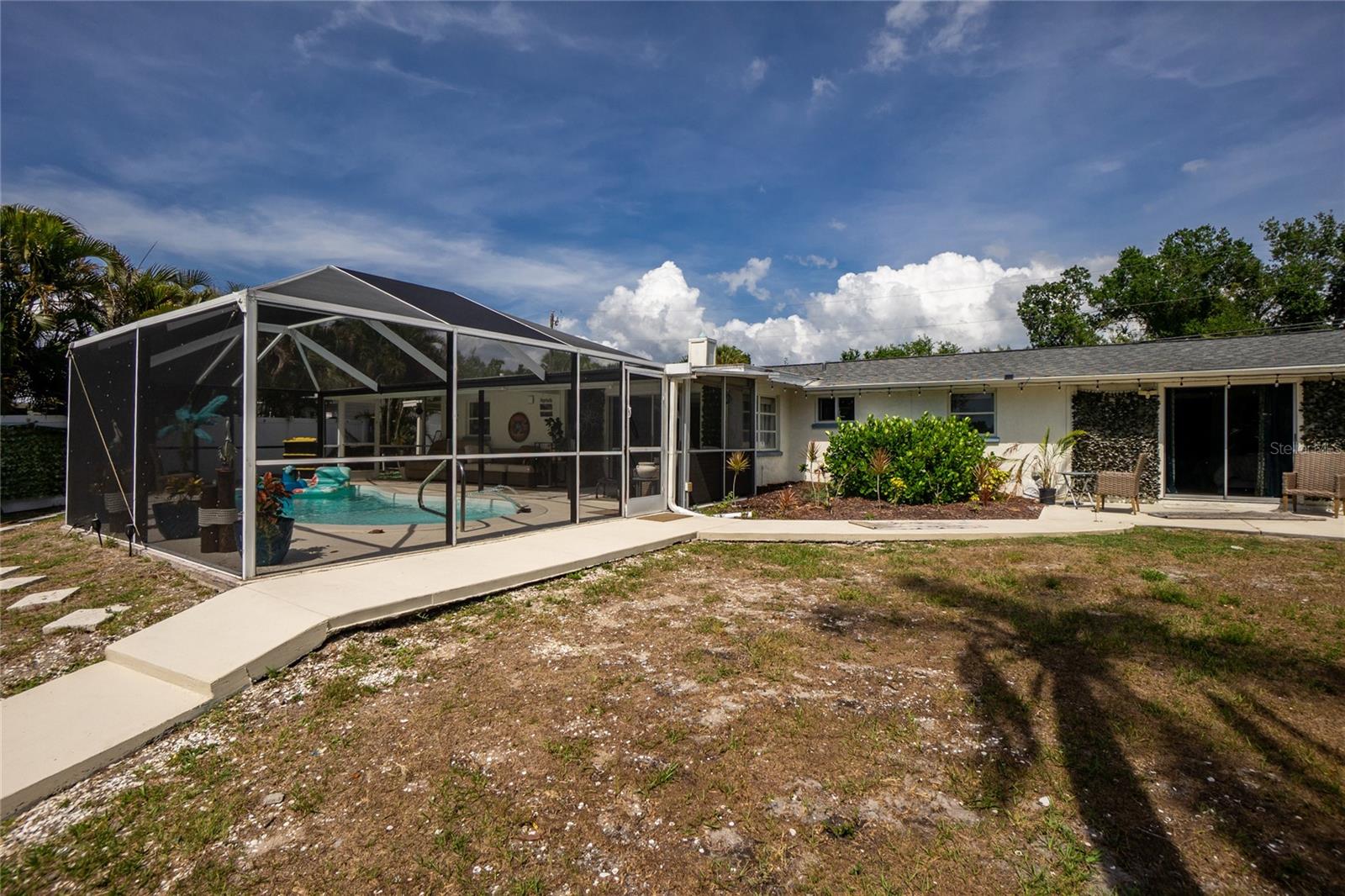 WATERFRONT ESTATES - Residential