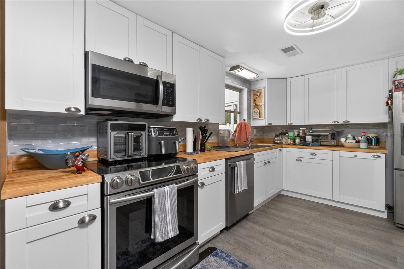WATERFRONT ESTATES - Residential