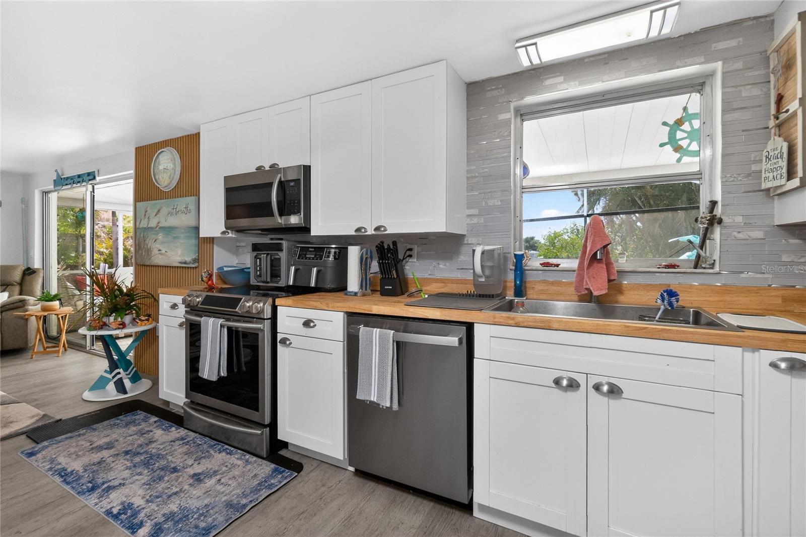 WATERFRONT ESTATES - Residential