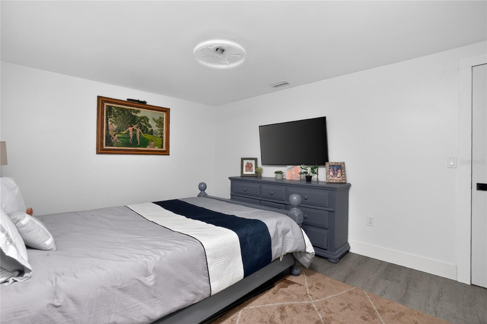 WATERFRONT ESTATES - Residential
