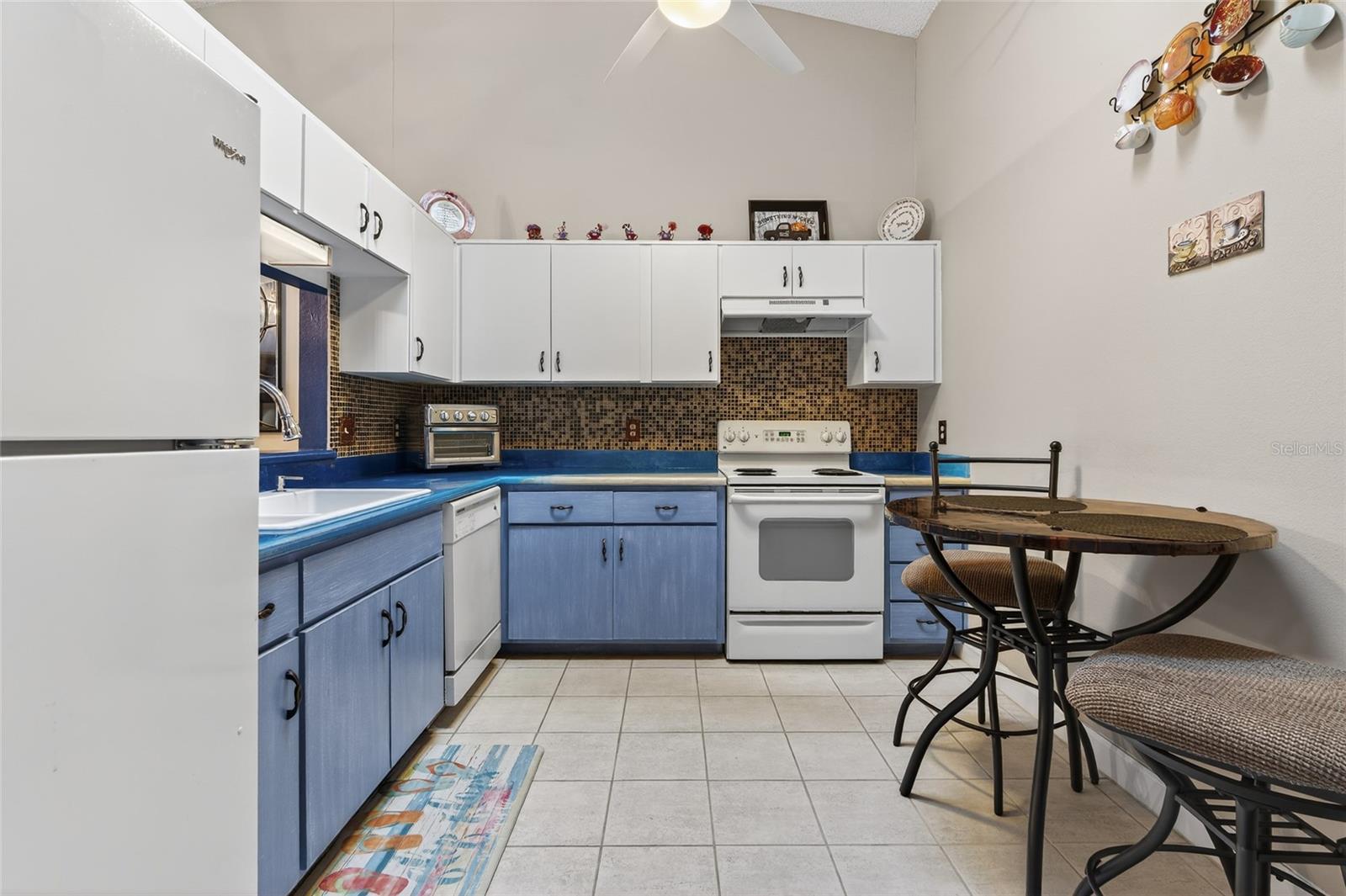 VILLAS OF FOREST PARK CONDO - Residential