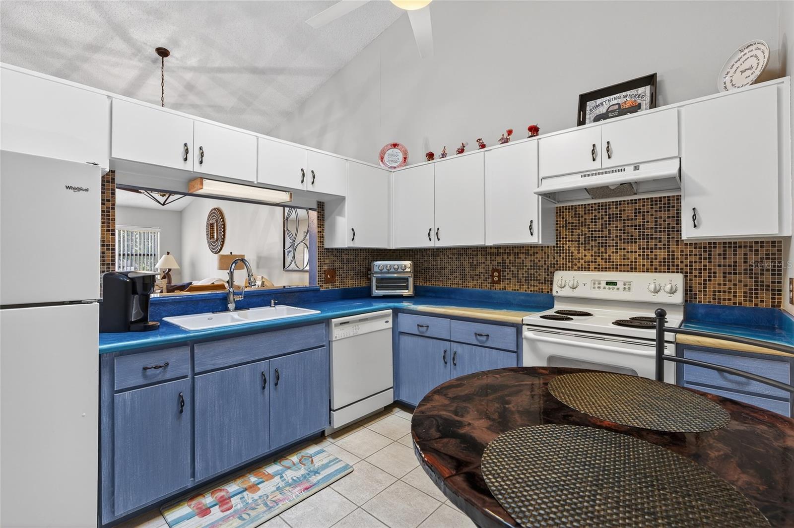 VILLAS OF FOREST PARK CONDO - Residential