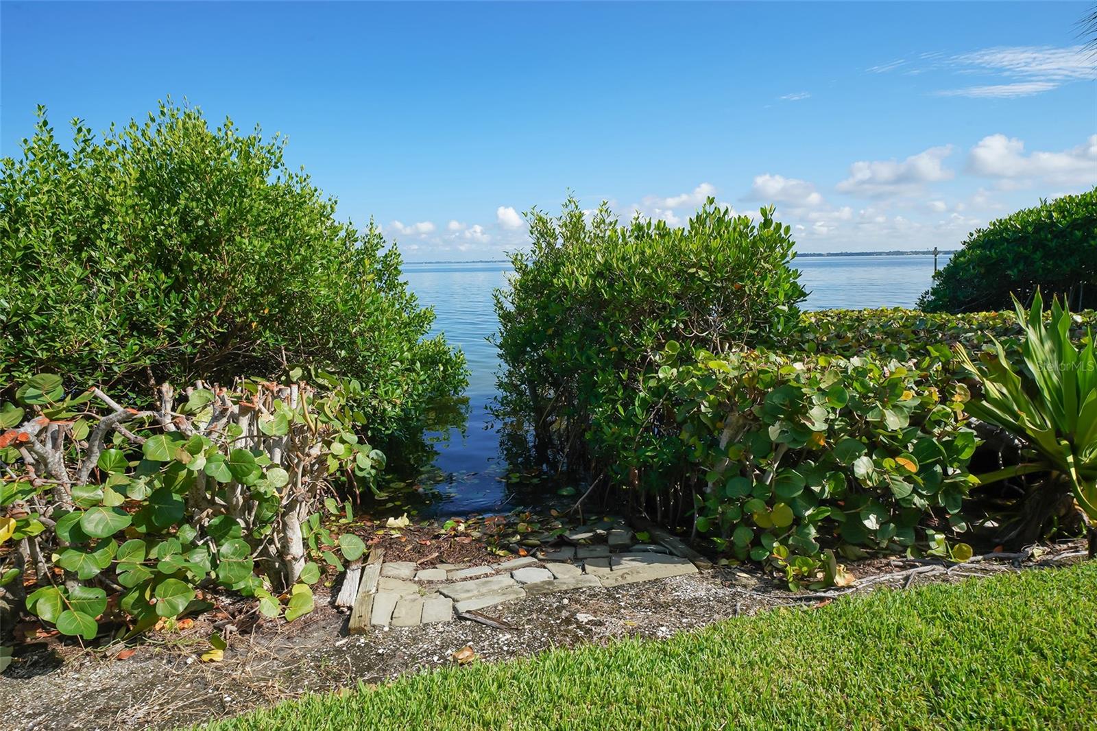 TANGERINE BAY CLUB - Residential Lease