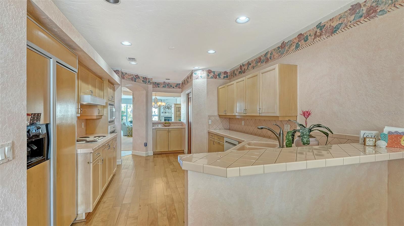 TANGERINE BAY CLUB - Residential Lease