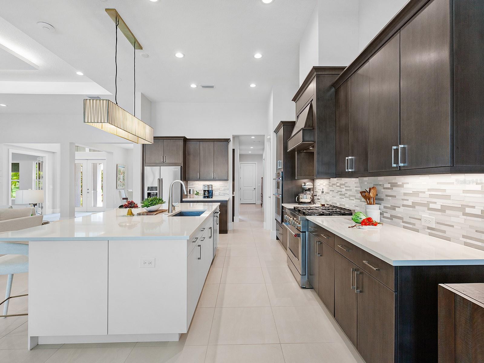 LAKE CLUB - Residential