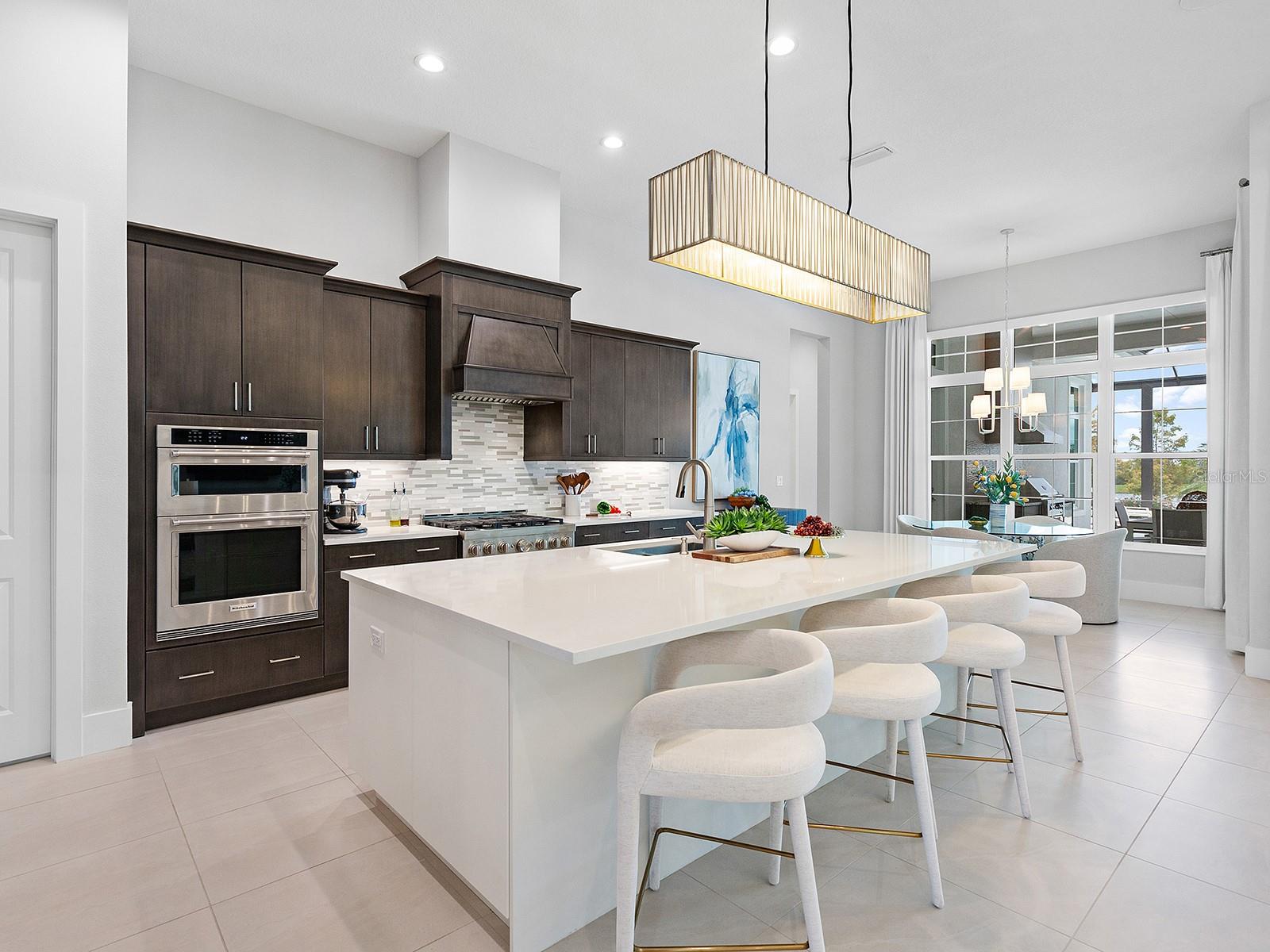 LAKE CLUB - Residential