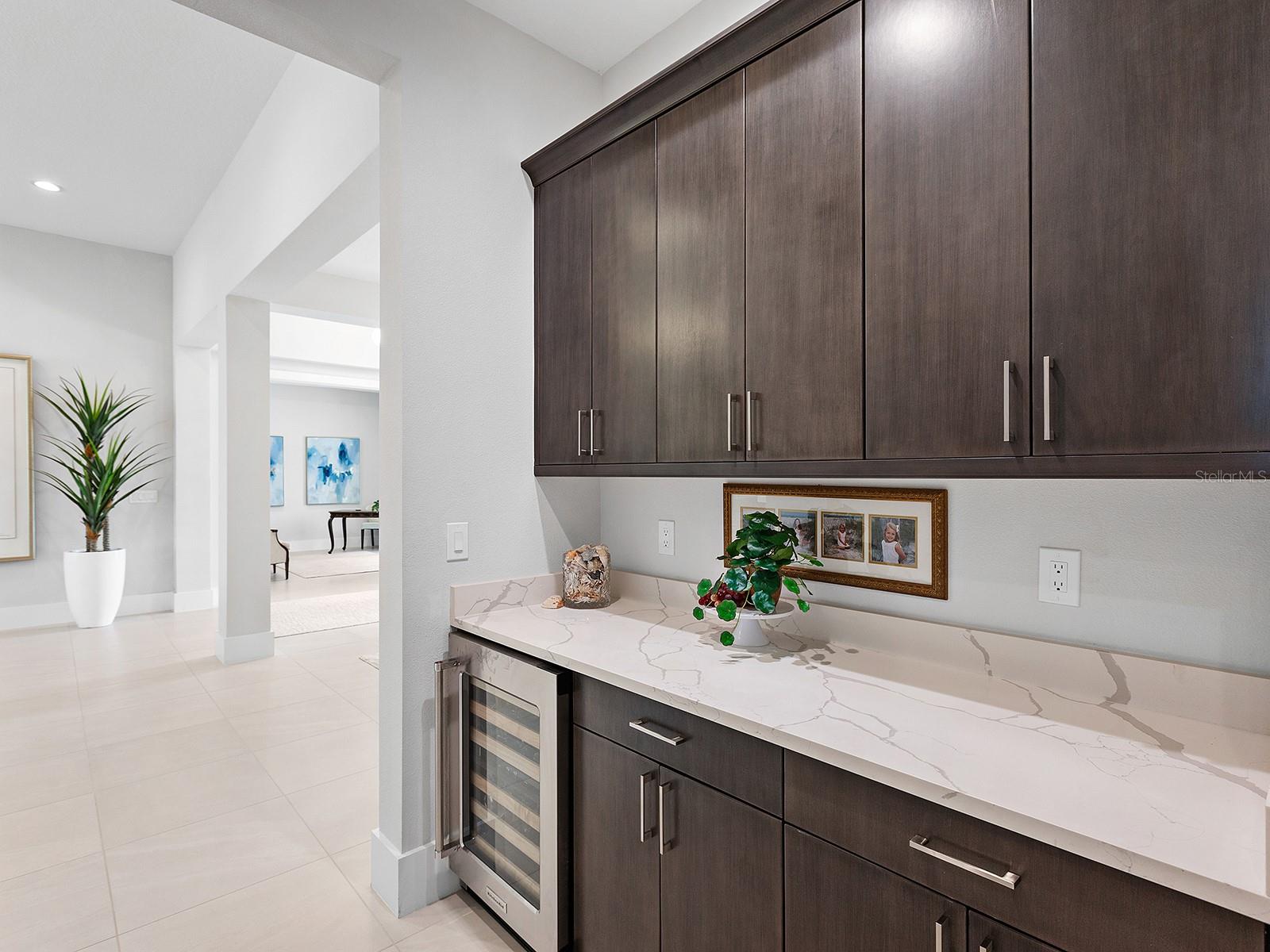 LAKE CLUB - Residential