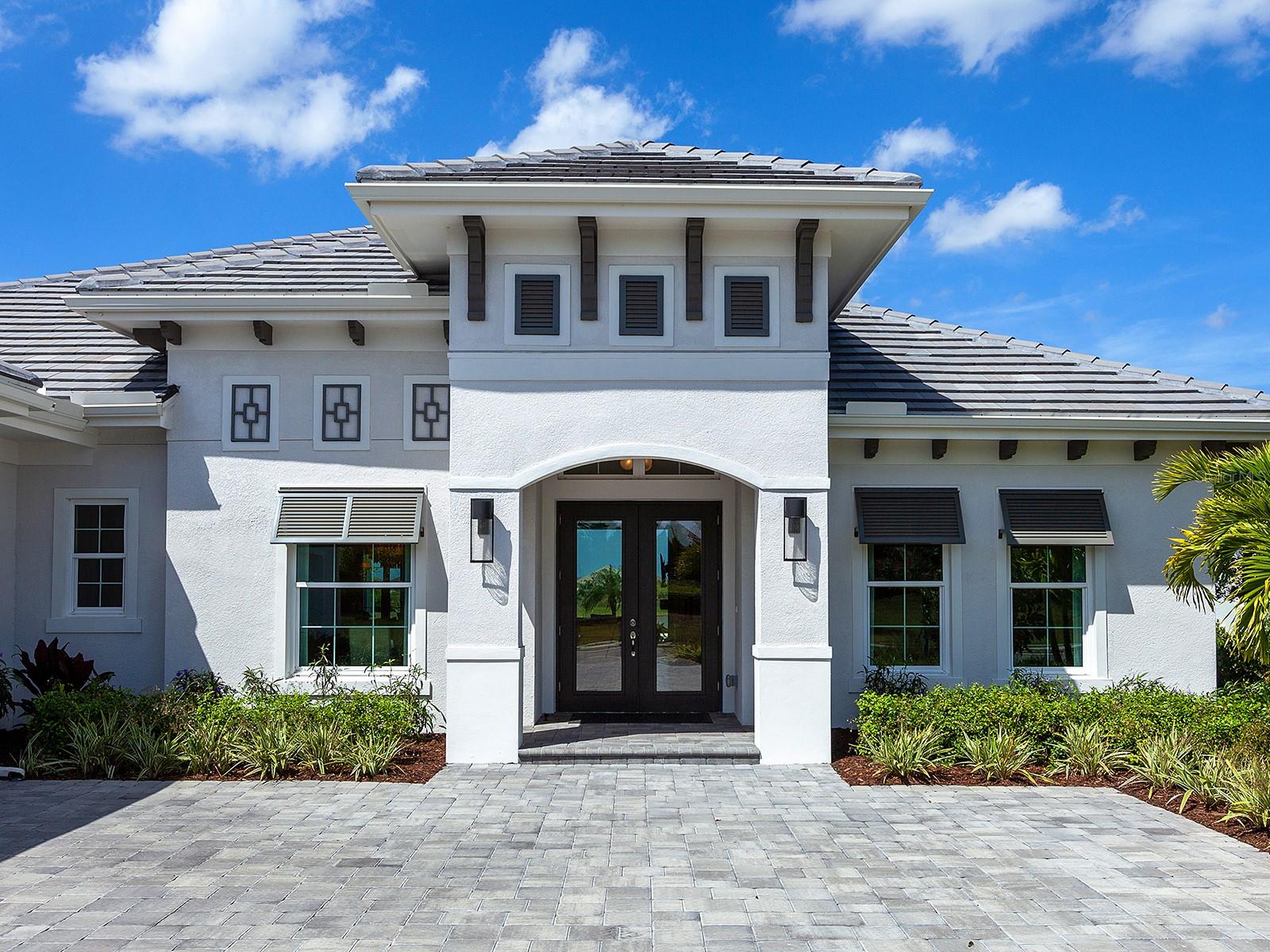 LAKE CLUB - Residential