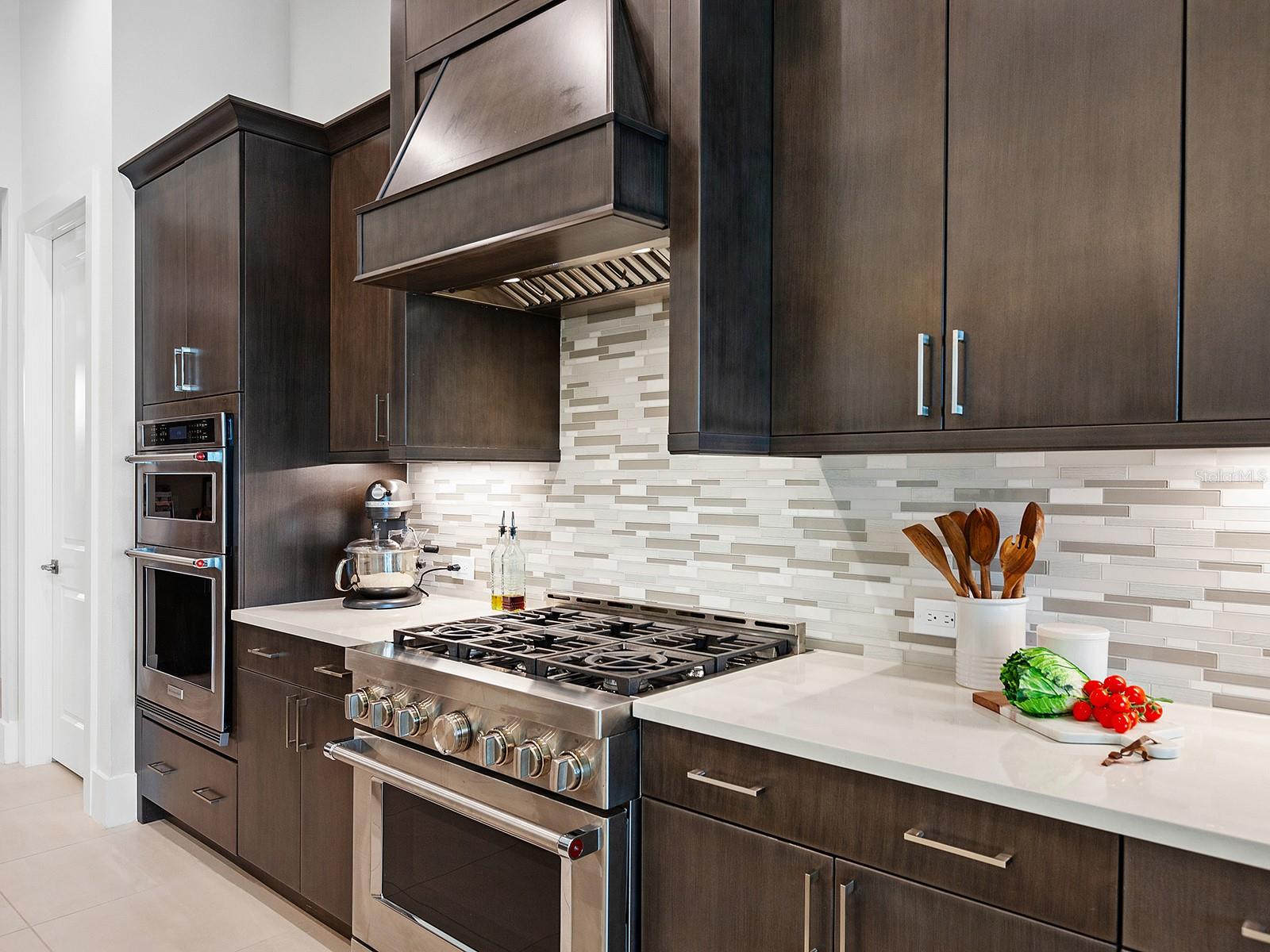 LAKE CLUB - Residential