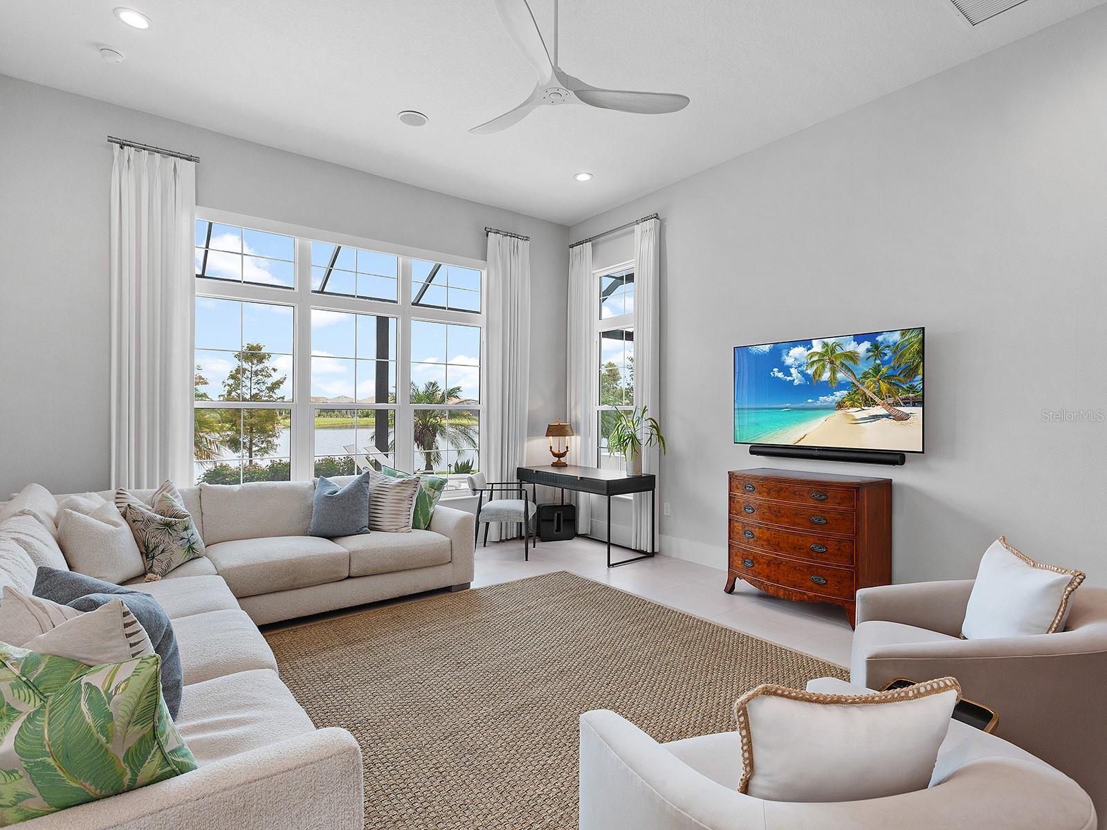 LAKE CLUB - Residential