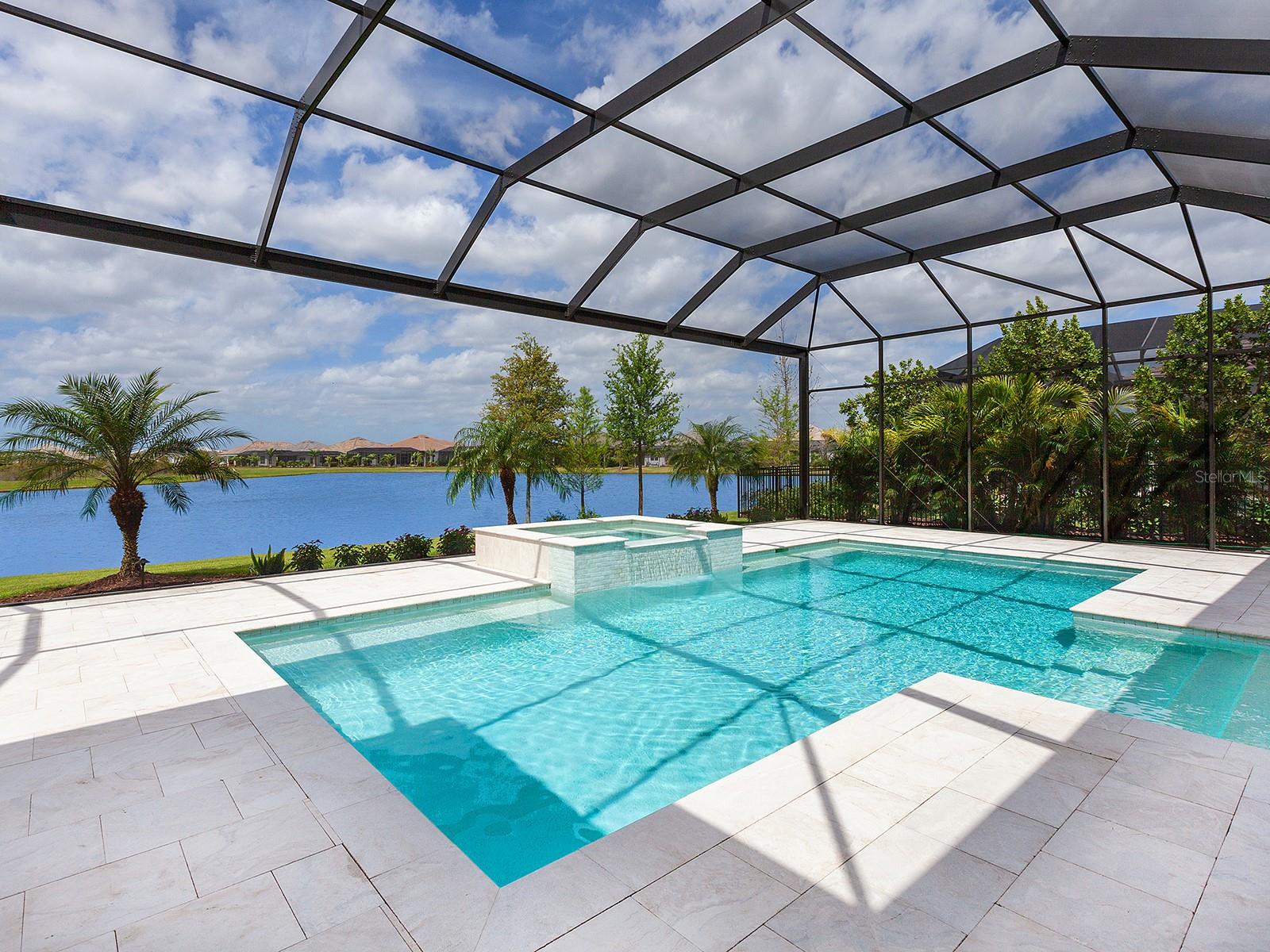 LAKE CLUB - Residential