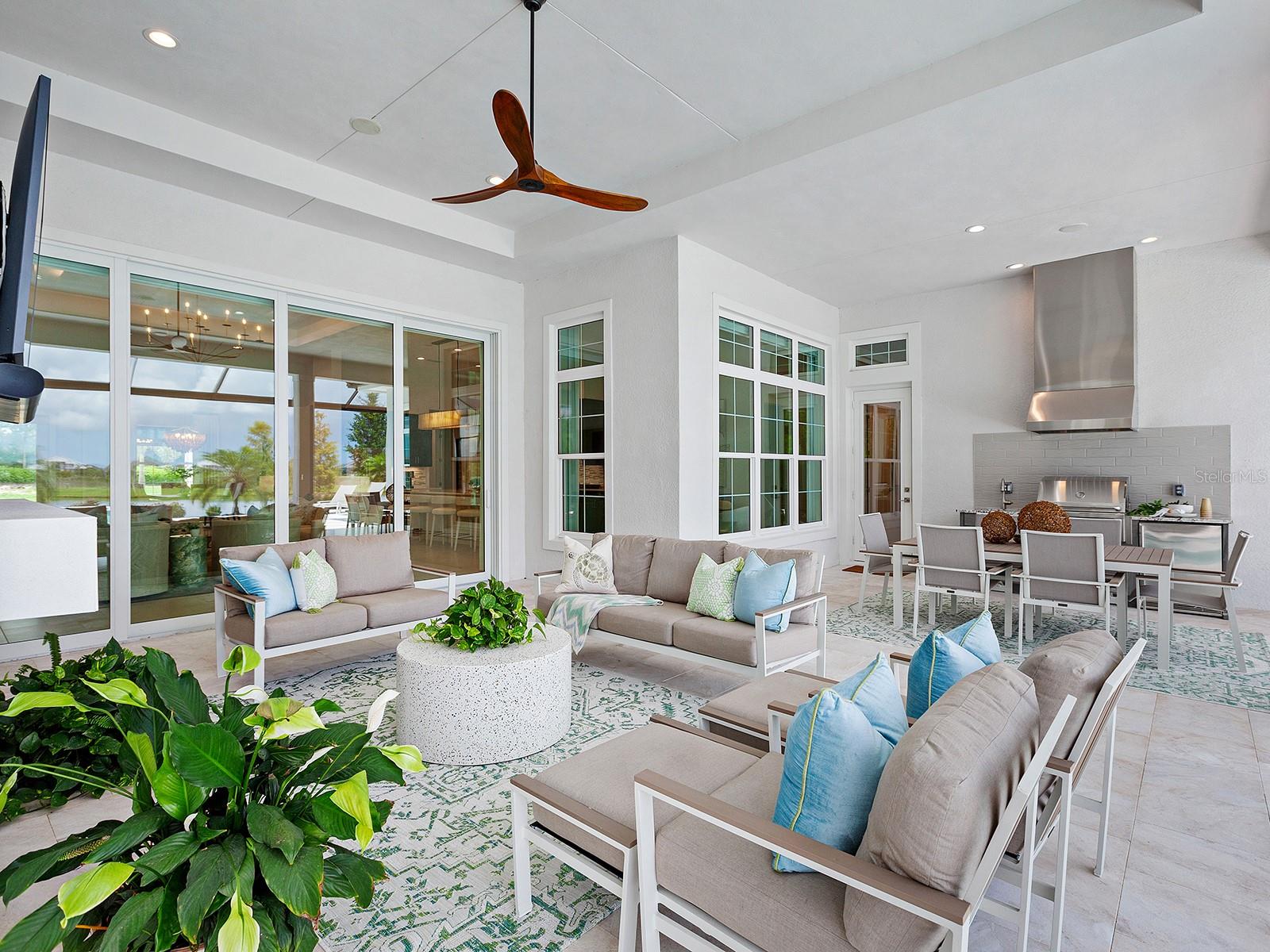 LAKE CLUB - Residential