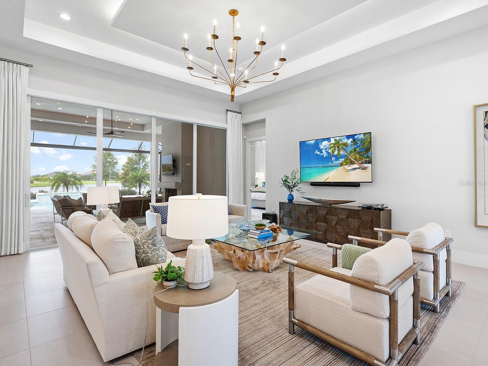 LAKE CLUB - Residential