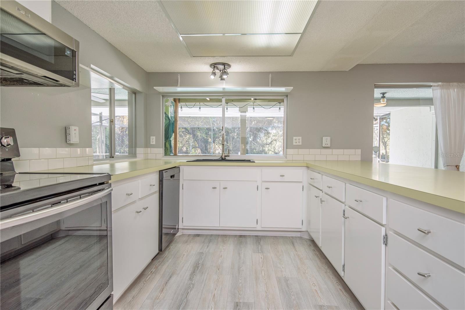 BEACON WOODS VILLAGE - Residential