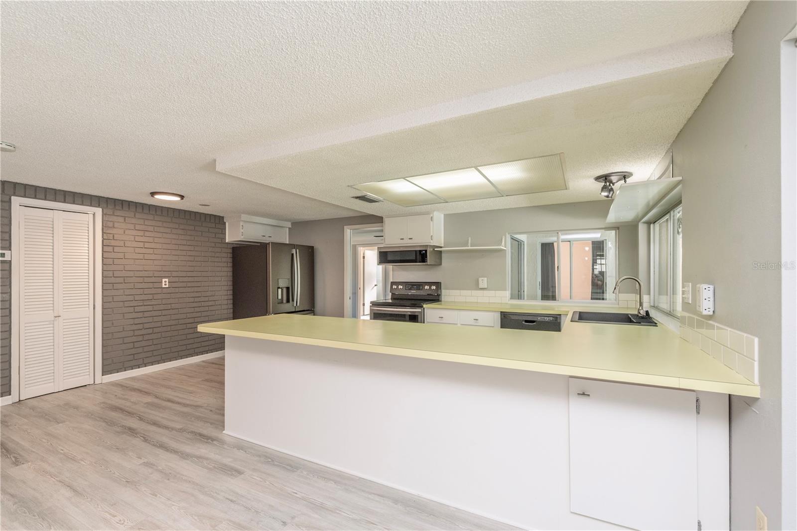 BEACON WOODS VILLAGE - Residential