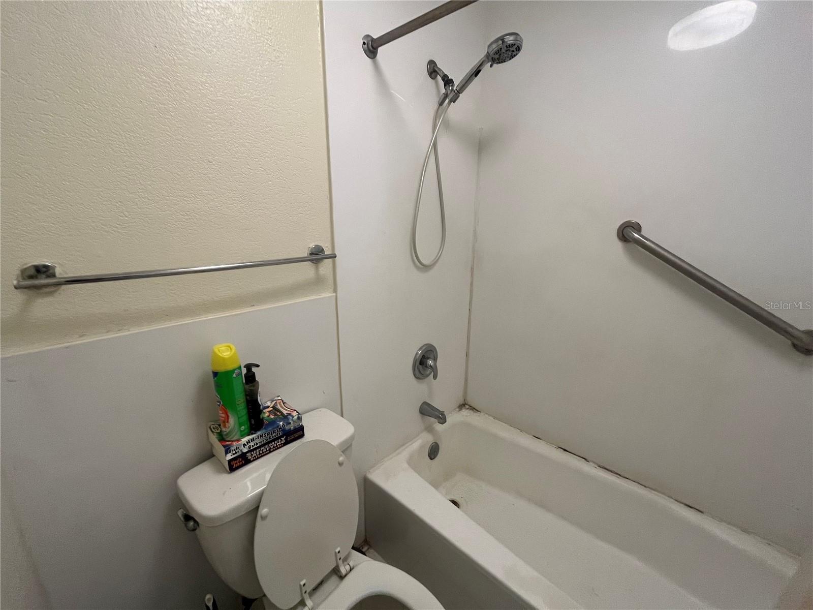 SANDLAKE COURTYARDS CONDO 5901/3515 - Residential