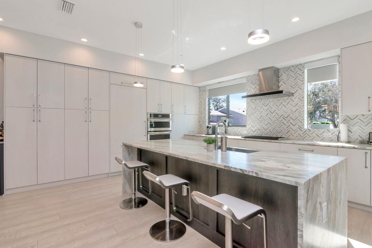 BAYSHORE SEVEN TWNHMS - Residential