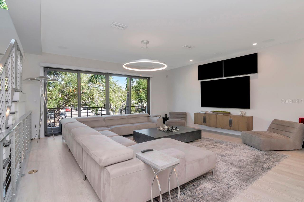 BAYSHORE SEVEN TWNHMS - Residential