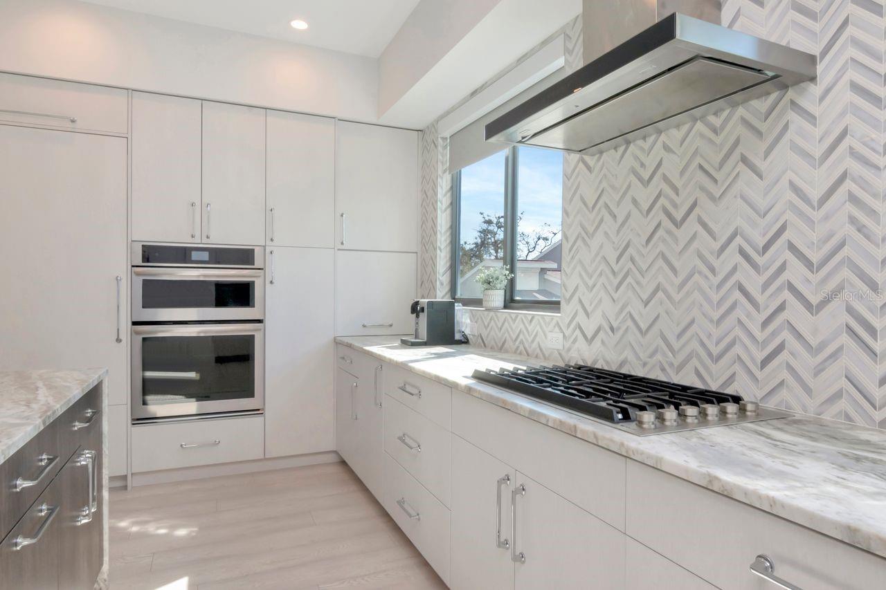 BAYSHORE SEVEN TWNHMS - Residential