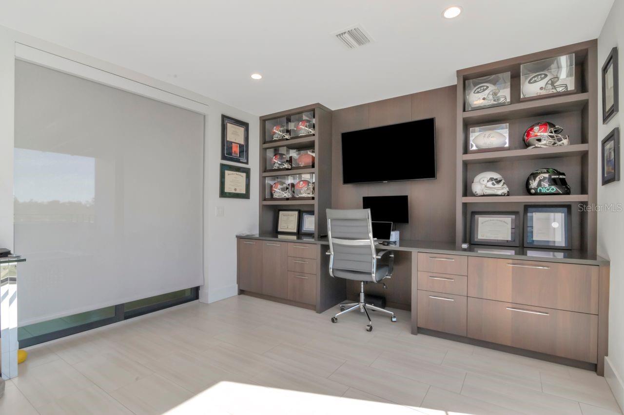 BAYSHORE SEVEN TWNHMS - Residential