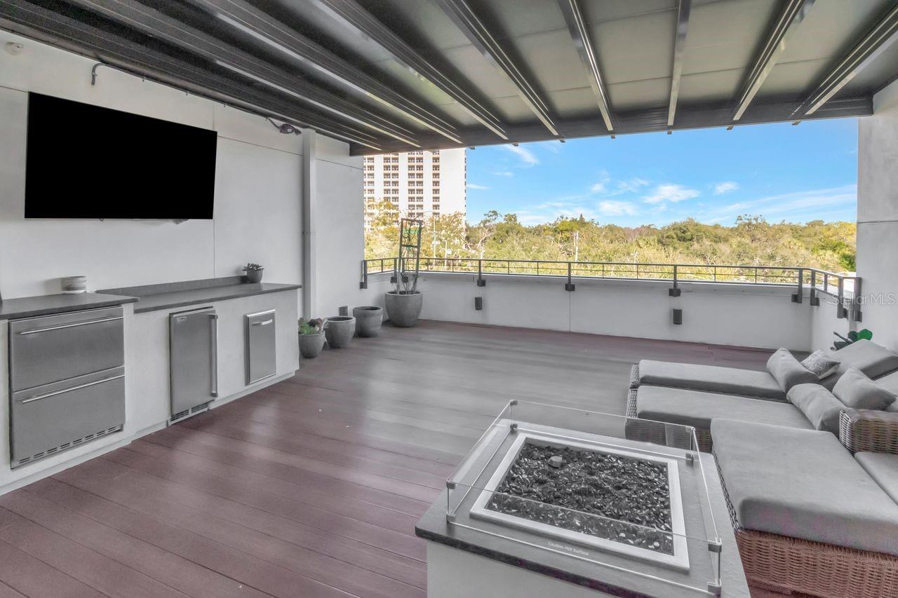 BAYSHORE SEVEN TWNHMS - Residential