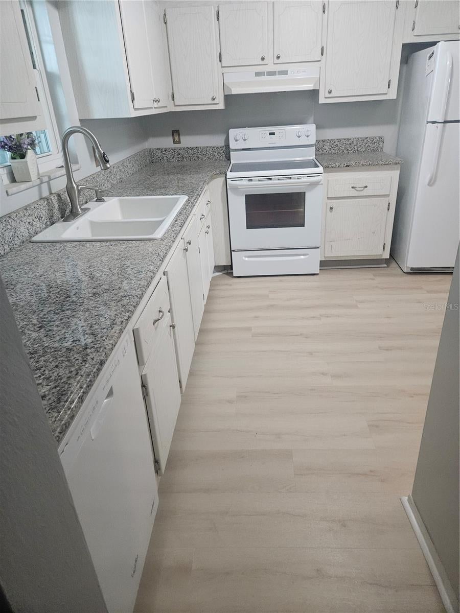 1706 BELLEAIR FOREST DRIVE 310