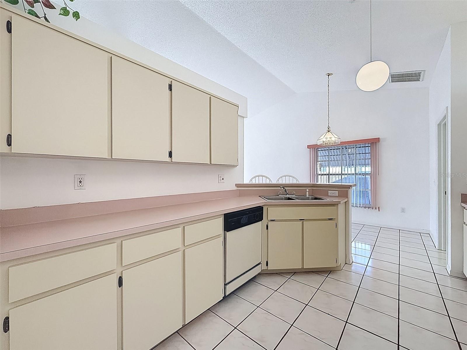 RAINBOW OAKS - Residential