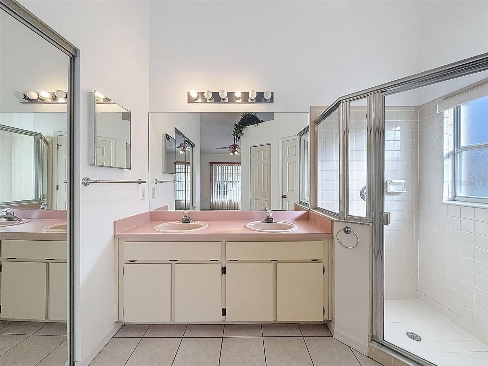 RAINBOW OAKS - Residential