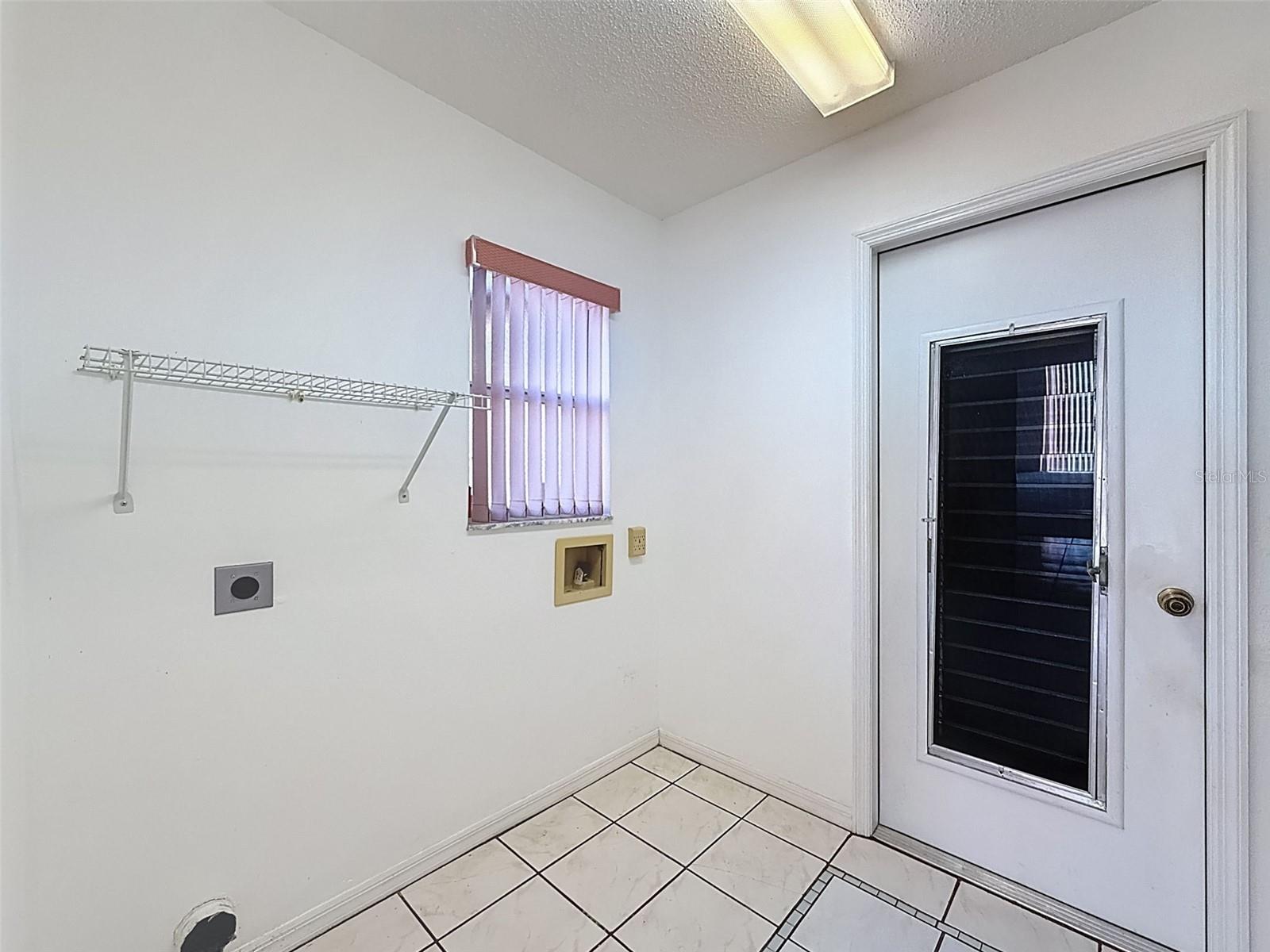 RAINBOW OAKS - Residential